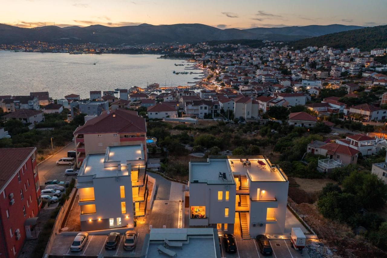 Apartment Alegria In Okrug With Heated Pool, Sea View, Jacuzzi, Wifi Τρογκίρ Εξωτερικό φωτογραφία