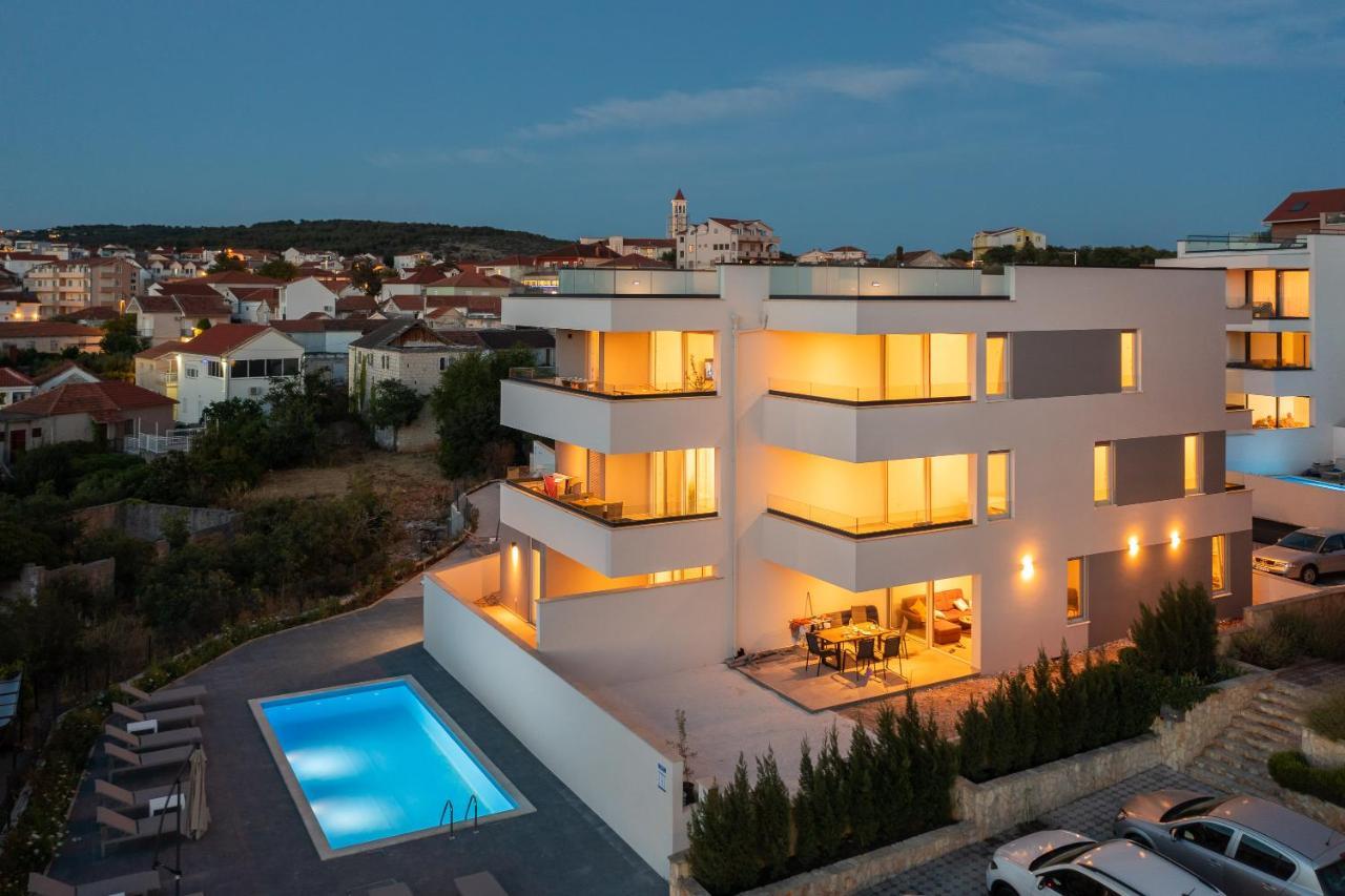 Apartment Alegria In Okrug With Heated Pool, Sea View, Jacuzzi, Wifi Τρογκίρ Εξωτερικό φωτογραφία