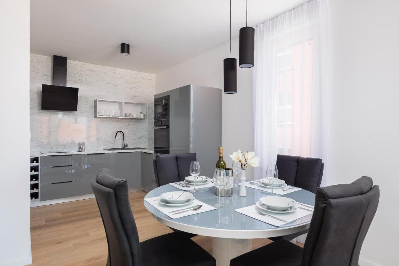 Apartment Alegria In Okrug With Heated Pool, Sea View, Jacuzzi, Wifi Τρογκίρ Εξωτερικό φωτογραφία