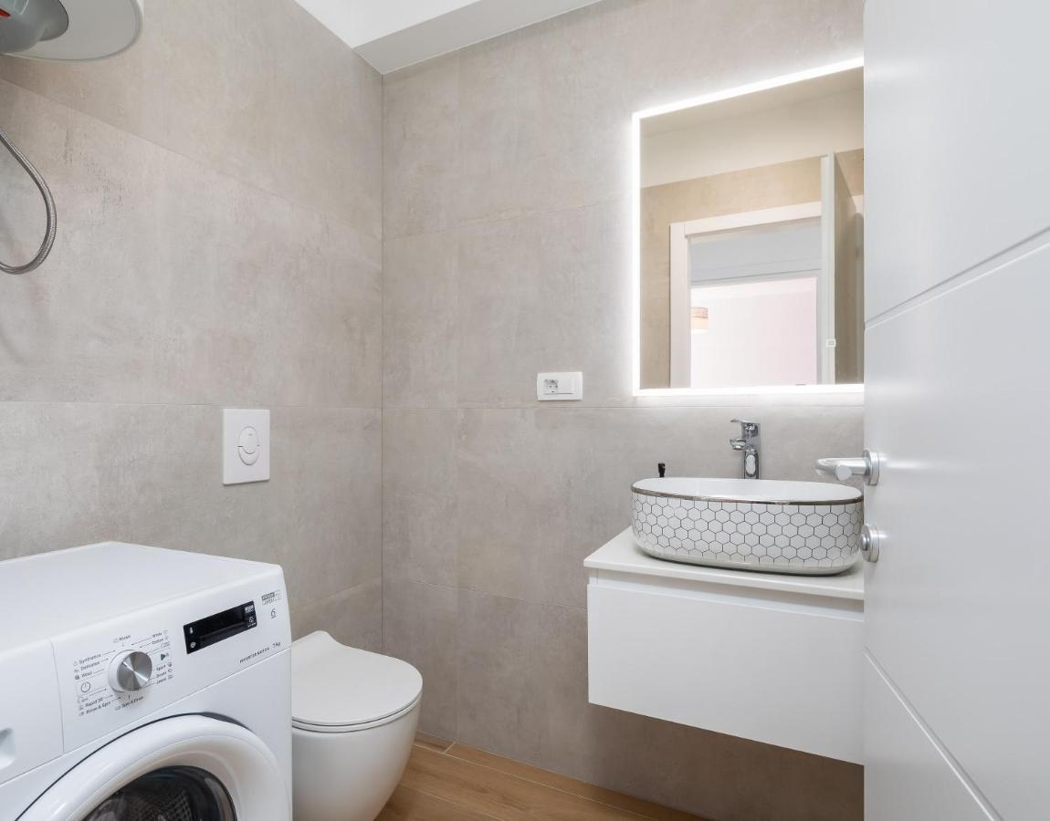 Apartment Alegria In Okrug With Heated Pool, Sea View, Jacuzzi, Wifi Τρογκίρ Εξωτερικό φωτογραφία