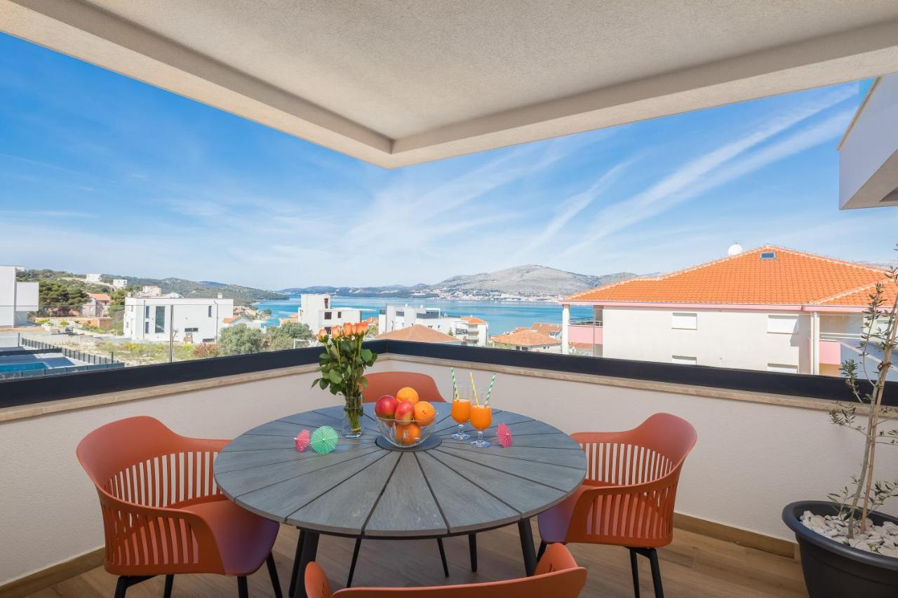 Apartment Alegria In Okrug With Heated Pool, Sea View, Jacuzzi, Wifi Τρογκίρ Εξωτερικό φωτογραφία