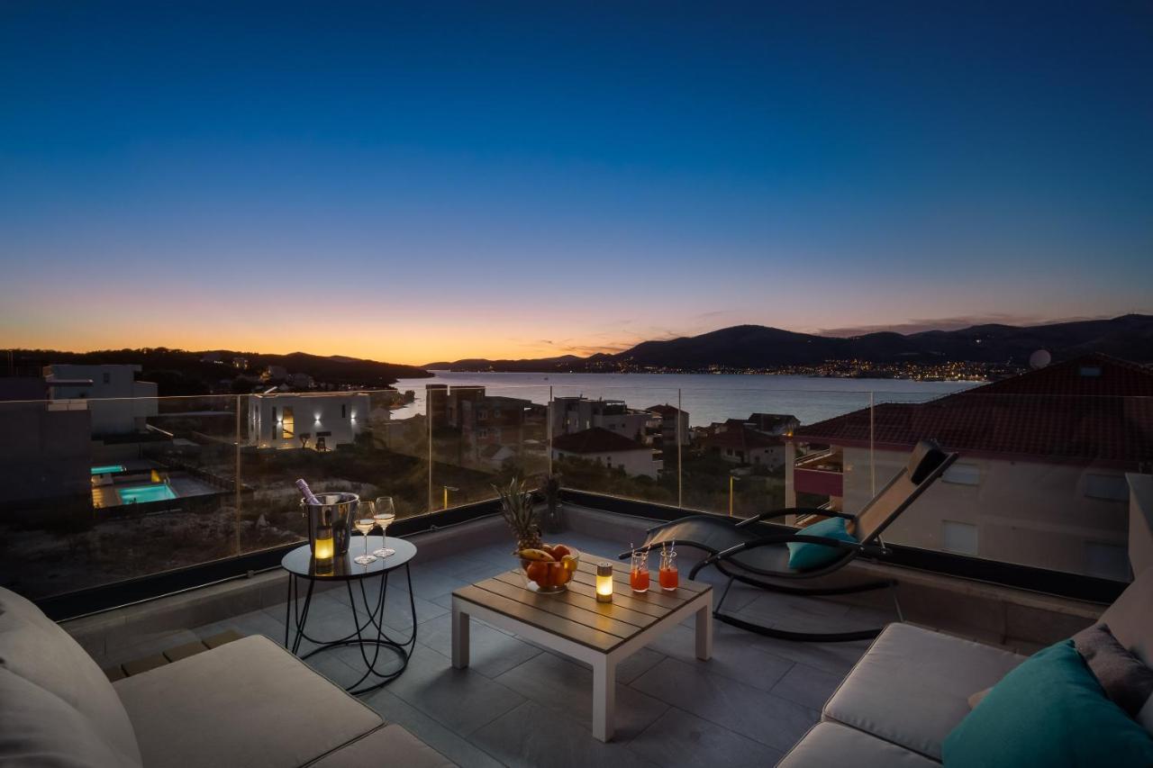 Apartment Alegria In Okrug With Heated Pool, Sea View, Jacuzzi, Wifi Τρογκίρ Εξωτερικό φωτογραφία